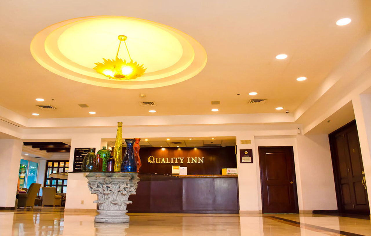 Quality Inn Monterrey La Fe Exterior photo